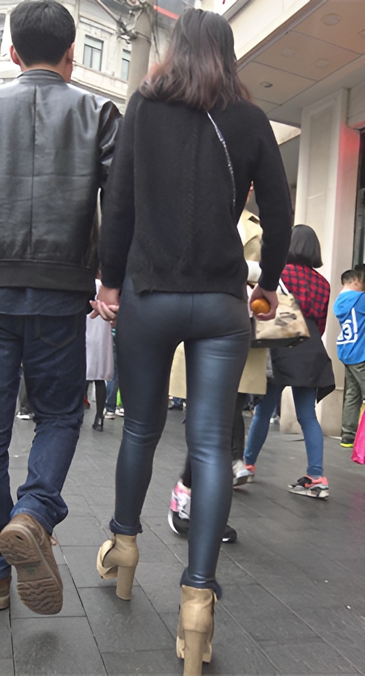 紧身皮裤妹子[2.09G/MP4]