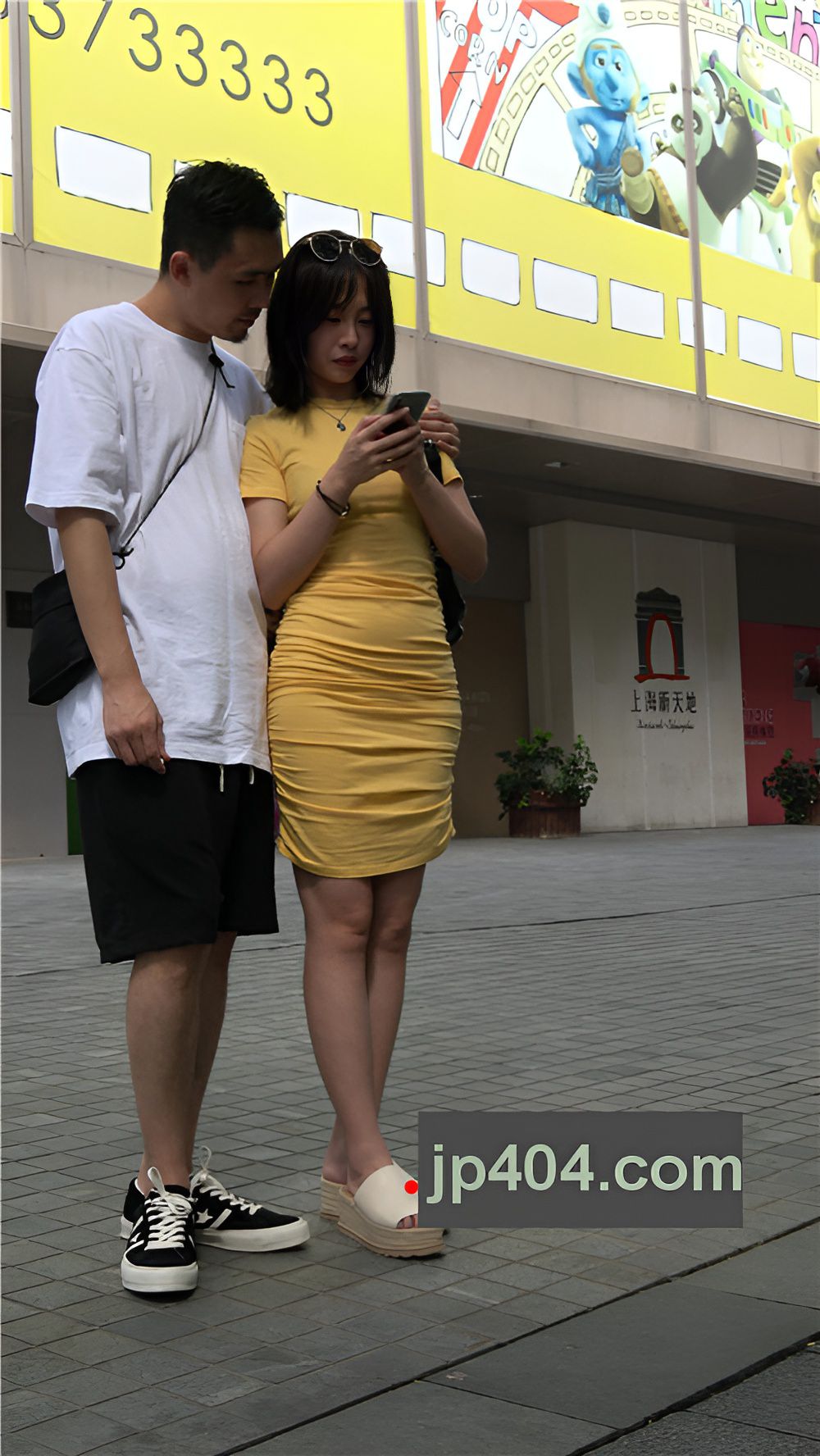 黄色包臀裙小姐姐[1.07G/MP4]