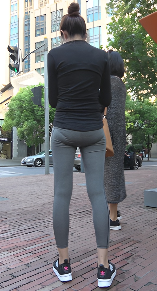 性感的紧身瑜伽课妹子[2.74G/MP4]