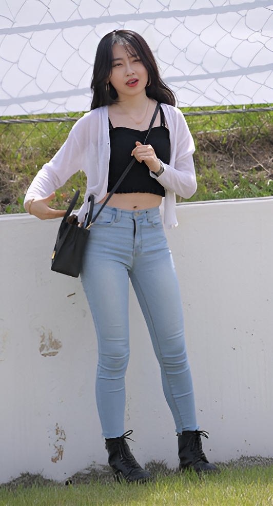 街拍露腰的牛仔小姐姐(43P)[1.01G/JPG]