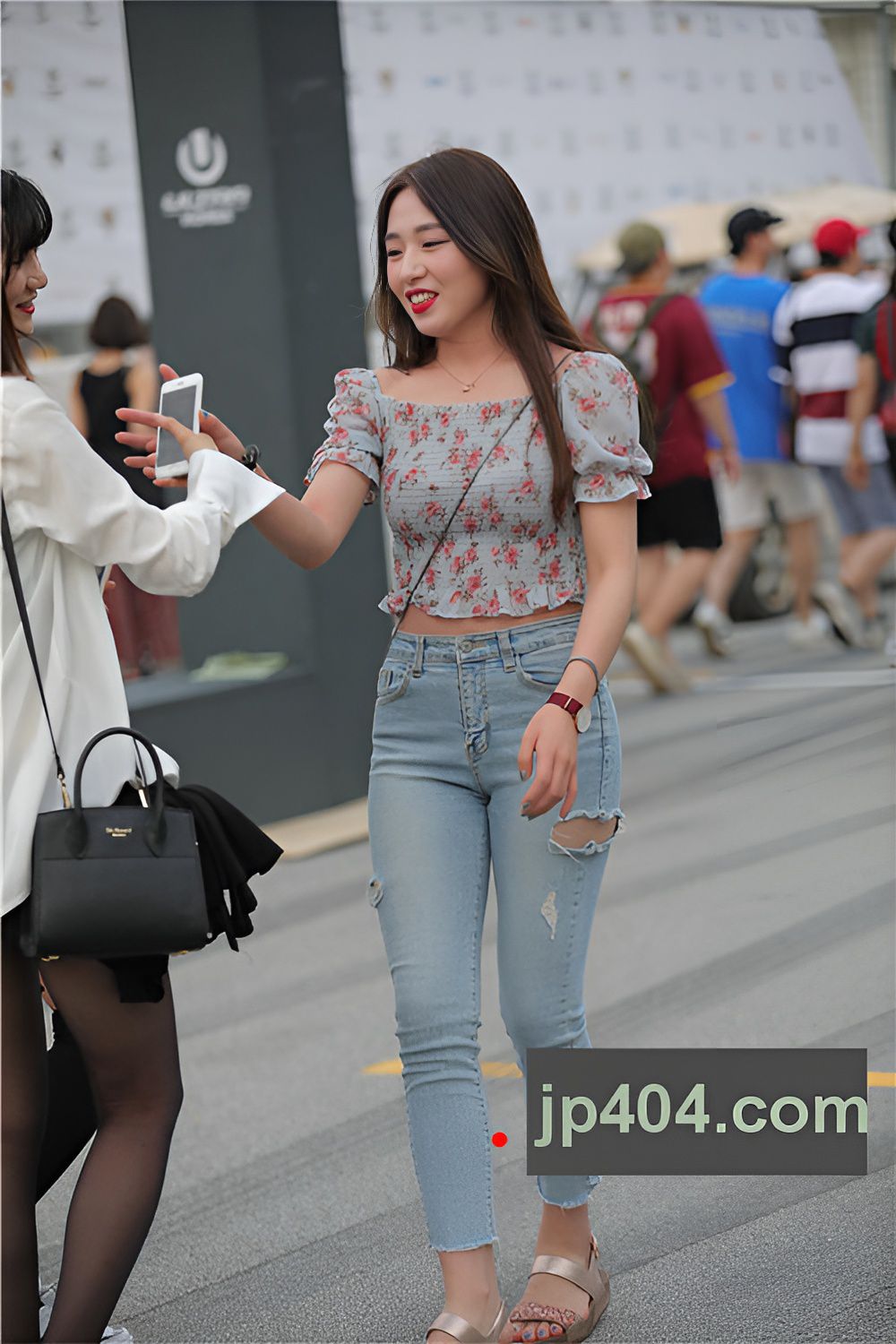 牛仔紧身裤女孩(16P)[132M/JPG]