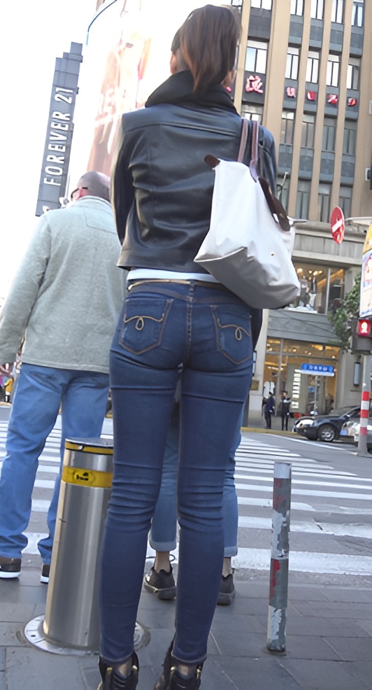 漂亮的牛仔裤美女[1.32G/MP4]