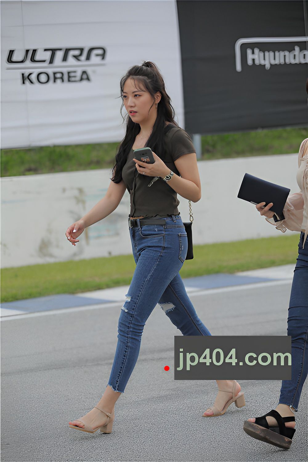 两个牛仔裤小美女(28P)[243M/JPG]