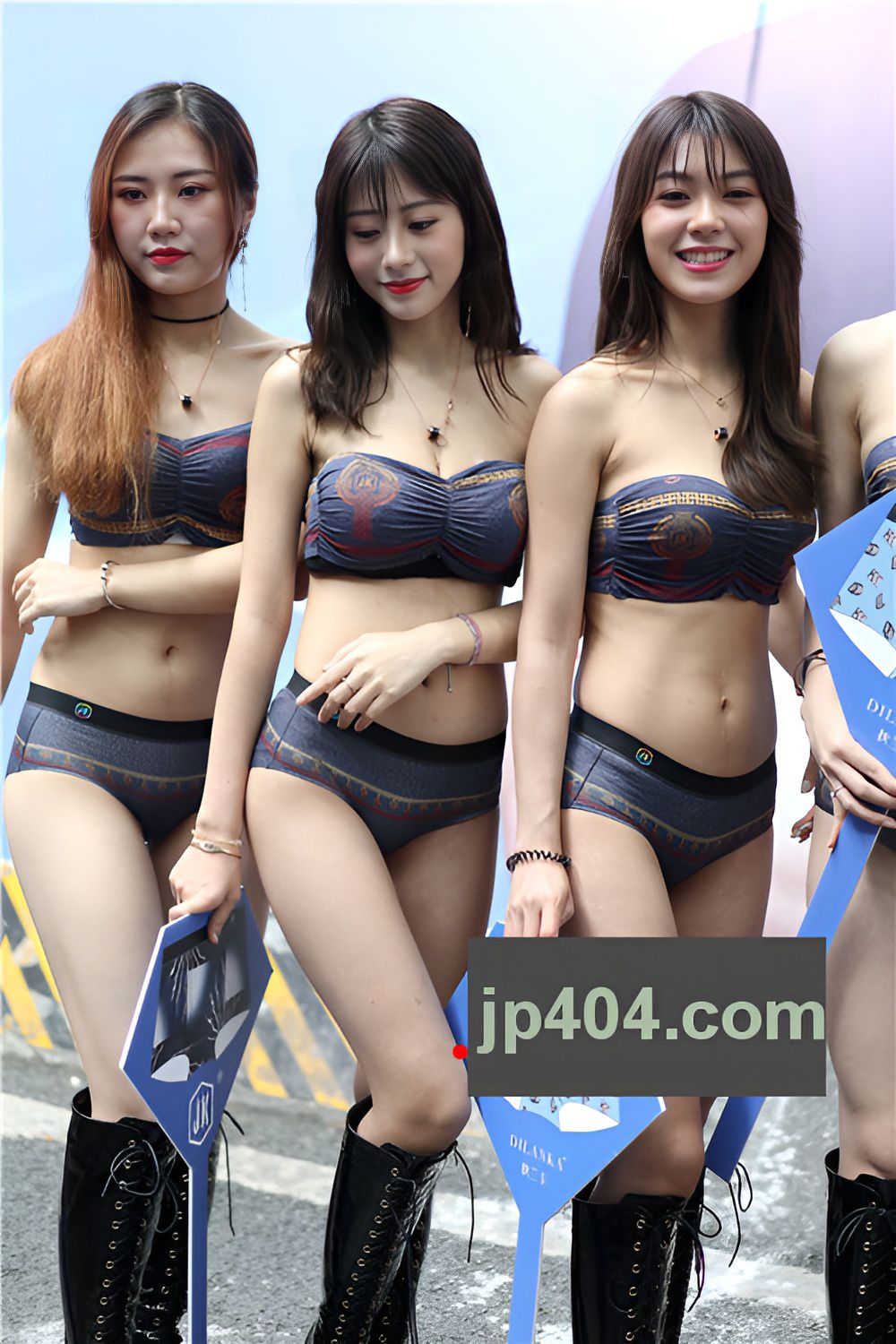 性感的长腿模特小姐姐(75P)[540M/JPG]