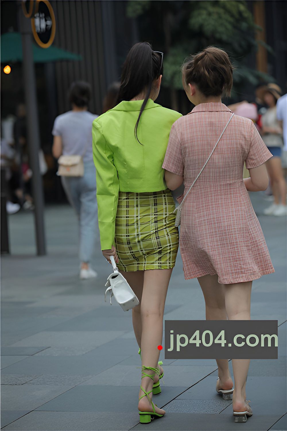 漂亮的包臀裙女孩(47P)[413M/JPG]