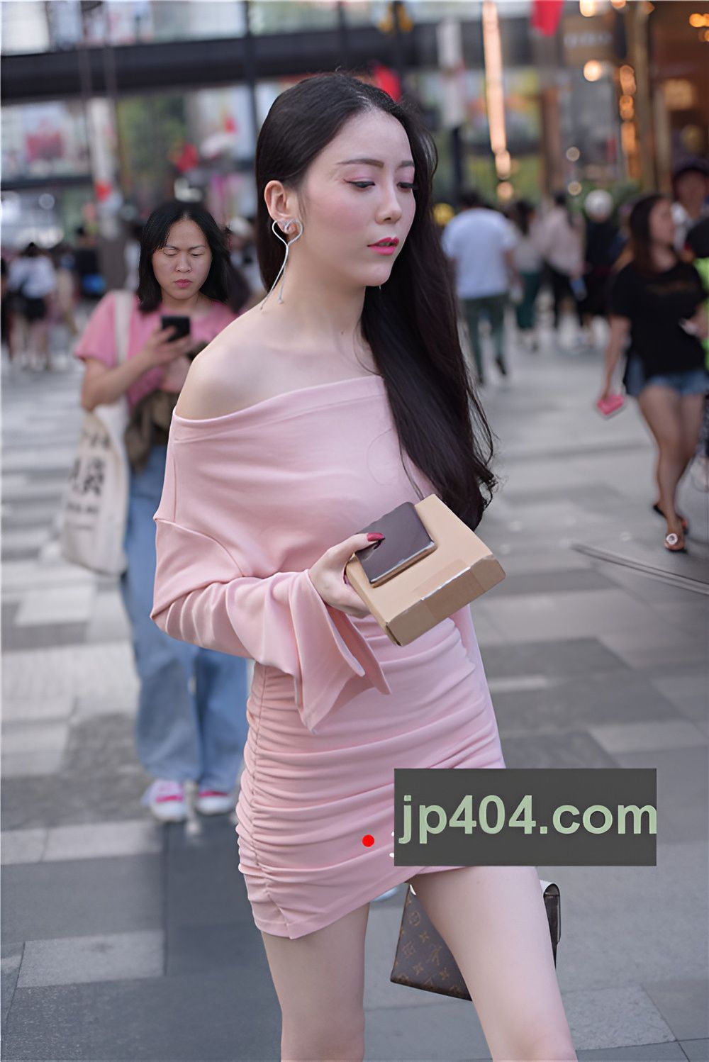 粉色连体小姐姐(146P)[2.76G/JPG]