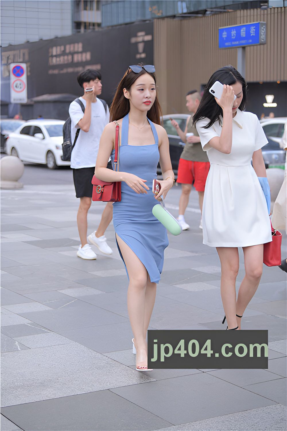 吊带连体裙小姐姐(50P)[593M/JPG]