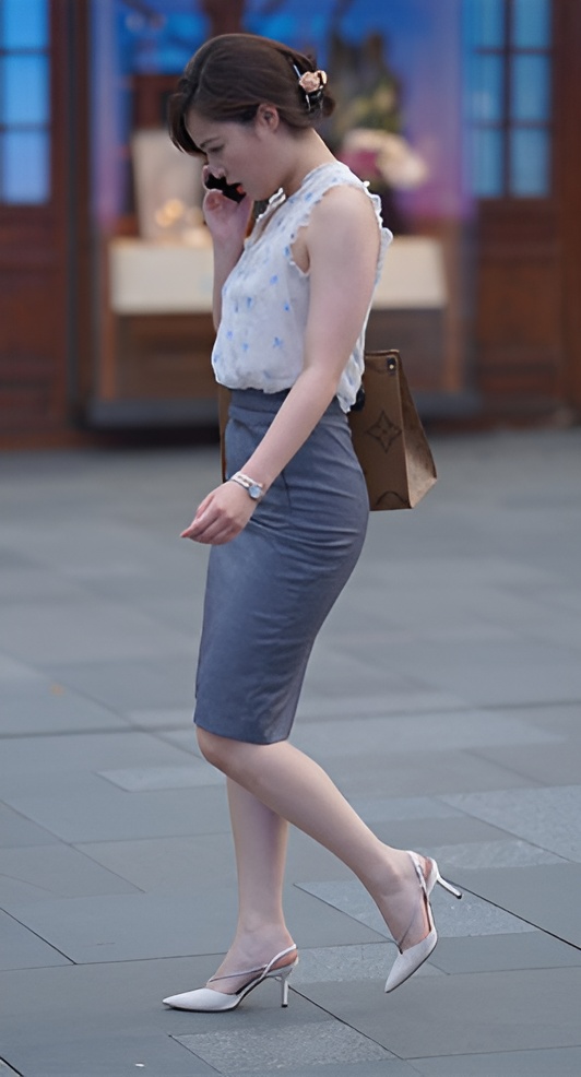 街拍高腰包屯长裙MM【套图+视频】