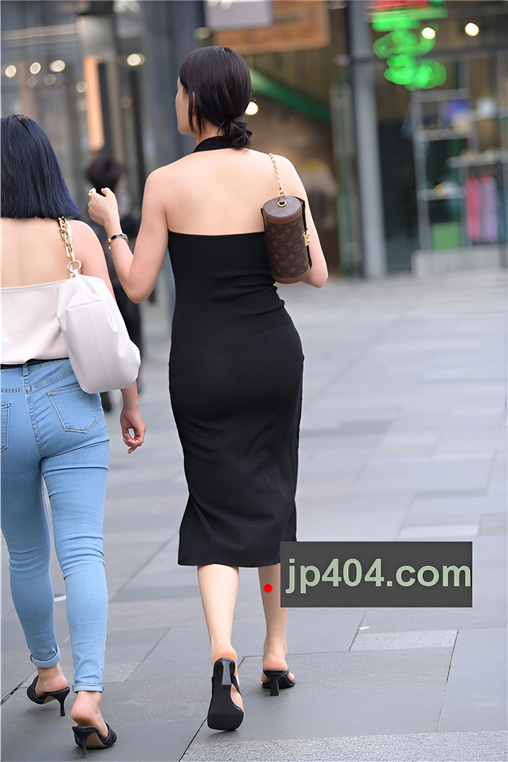 性感的黑色紧身连体包臀裙美女【套图+视频】