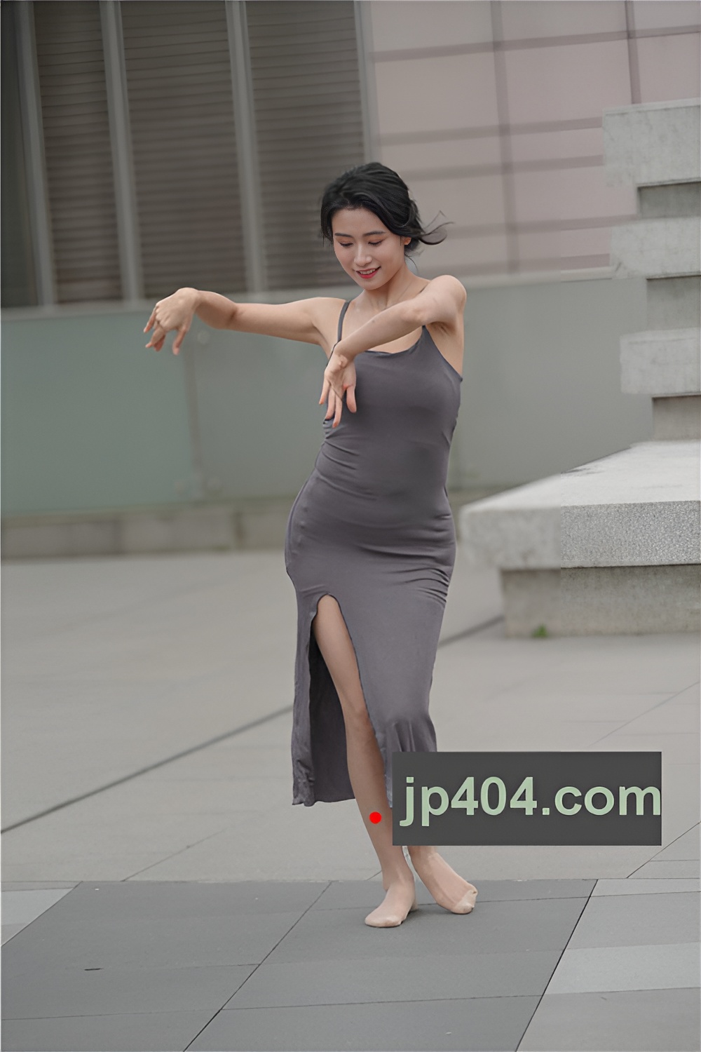 跳舞的连体包臀裙美女【套图+视频】