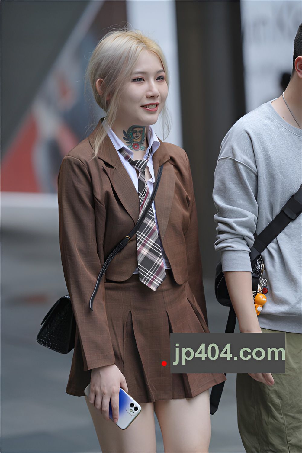 黑靴超短百褶裙小姐姐【套图+视频】