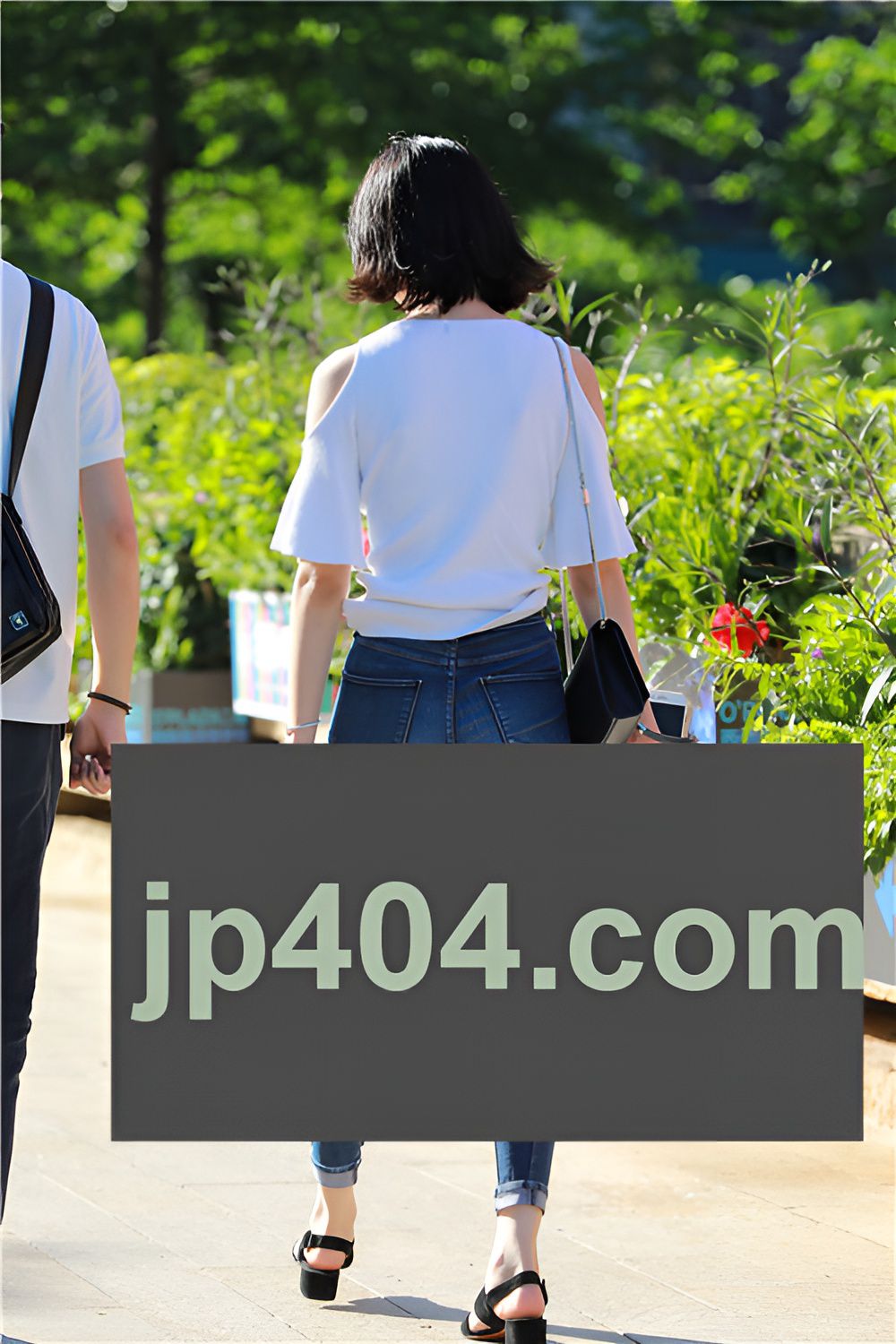 牛仔紧身裤美女(21P)[160M/JPG]