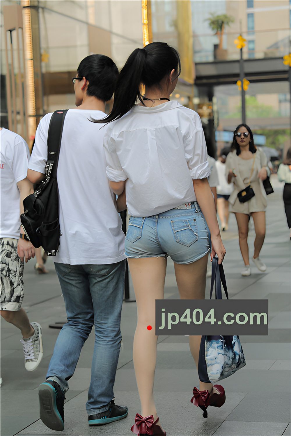 牛仔米热裤妹子(59P)[525M/JPG]