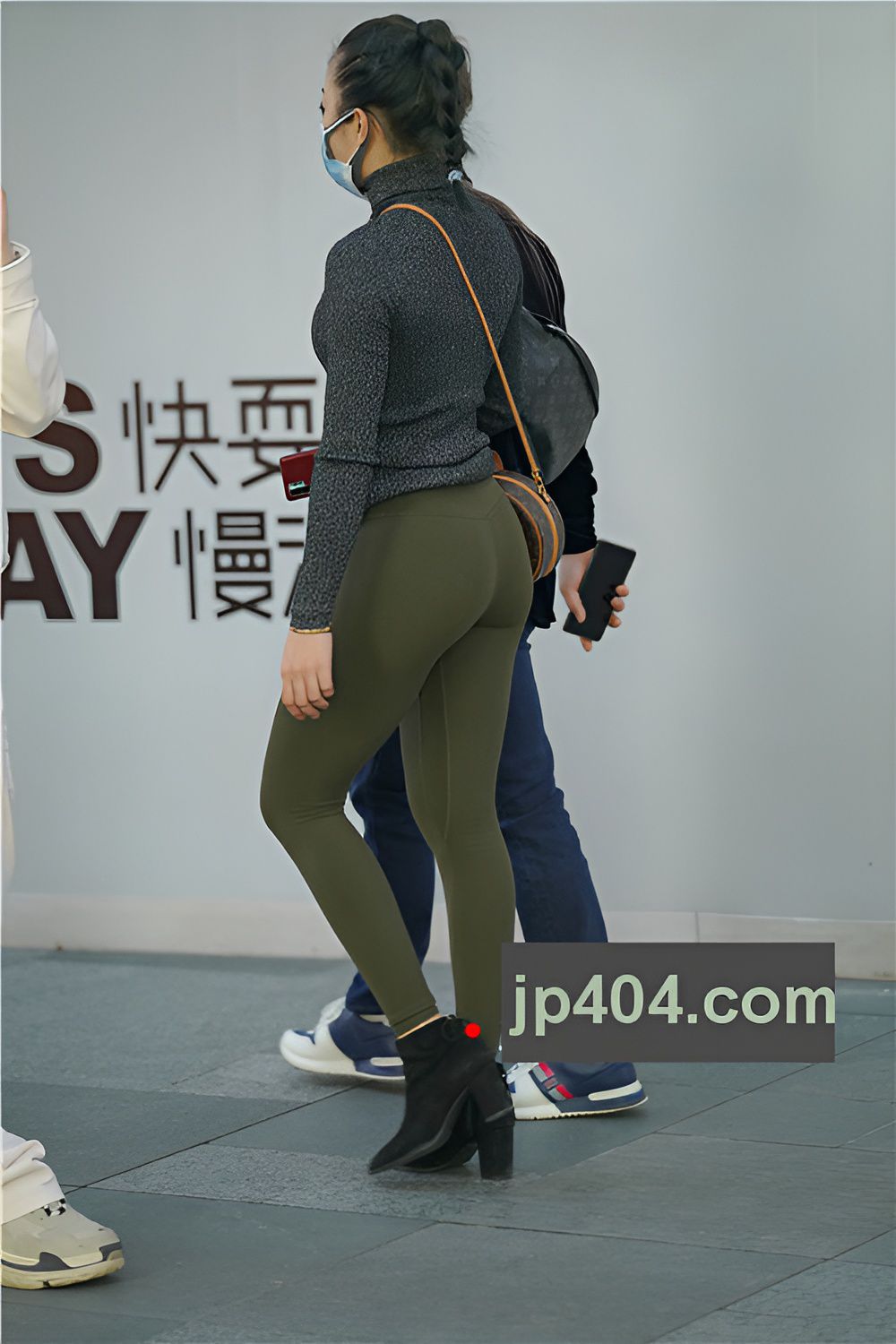 紧身裤妹子(45P)[445M/JPG]