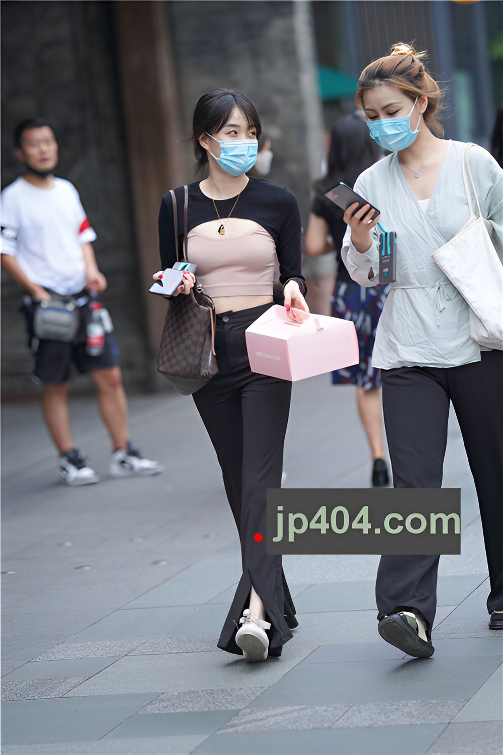 黑色紧身休闲裤美女(25P)[252M/JPG]