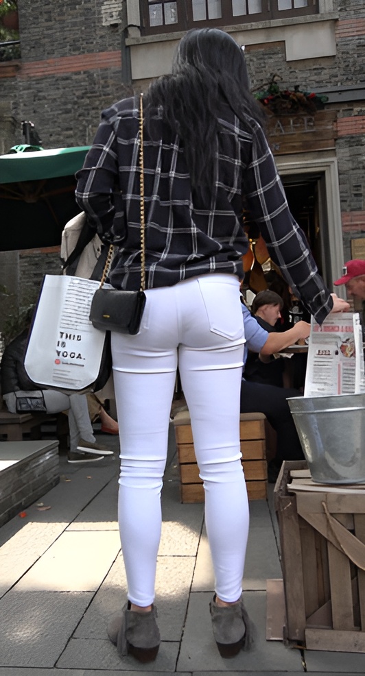 白色紧身裤女孩[2.16G/MP4]