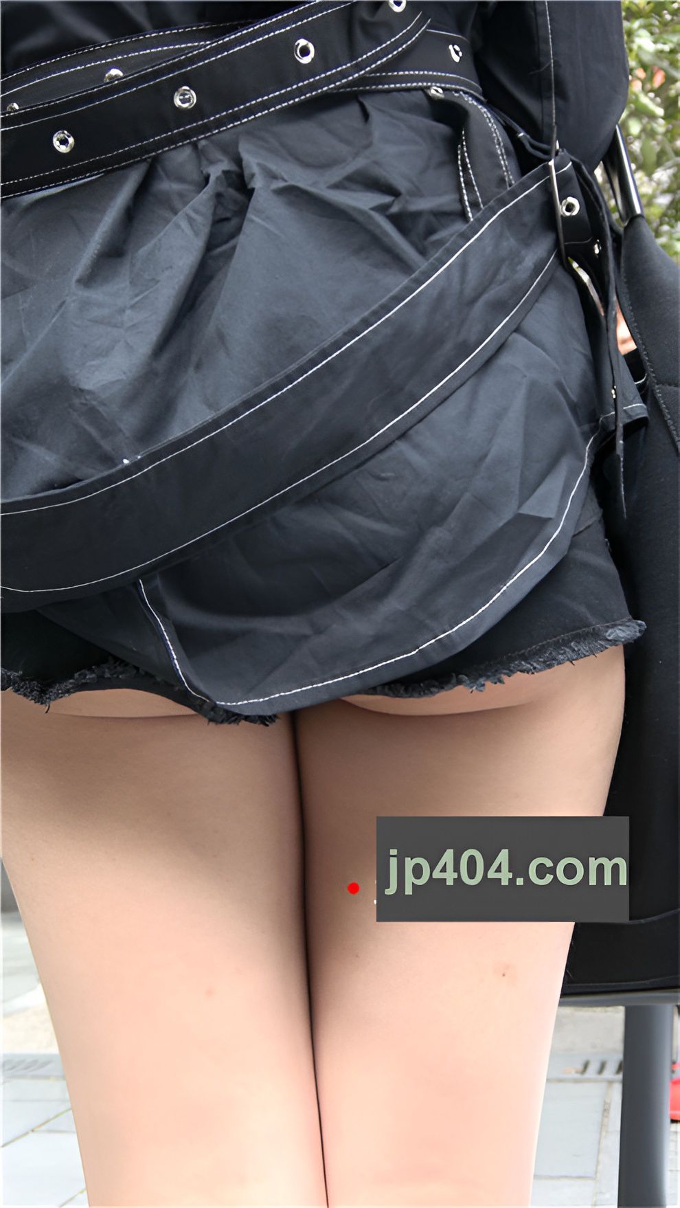 漂亮的美腿月牙小姐姐[1.82G/MP4]