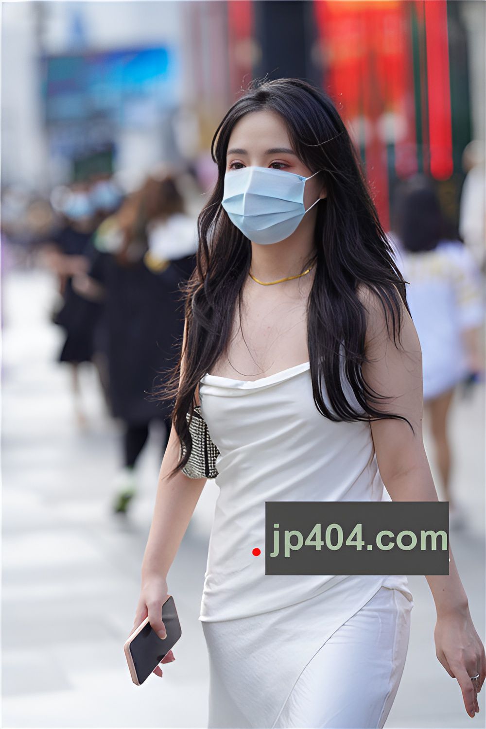 白色吊带连体长裙美女(36P)[419M/JPG]