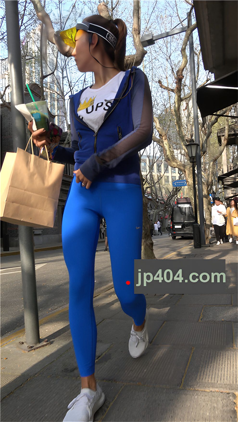 蓝色紧身健身裤妹子[1.16G/MP4]