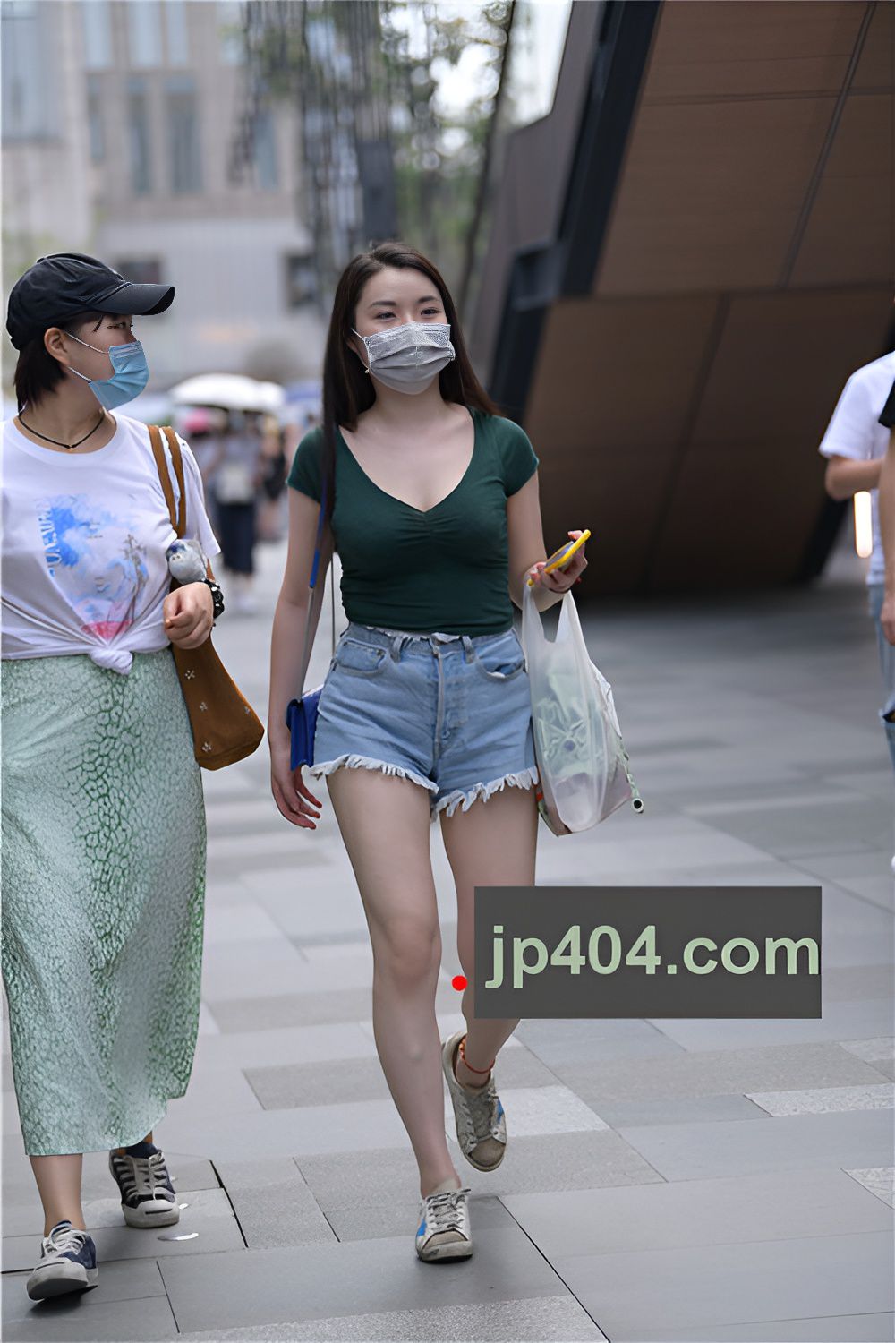 牛仔热裤妹子(34P)[463M/JPG]