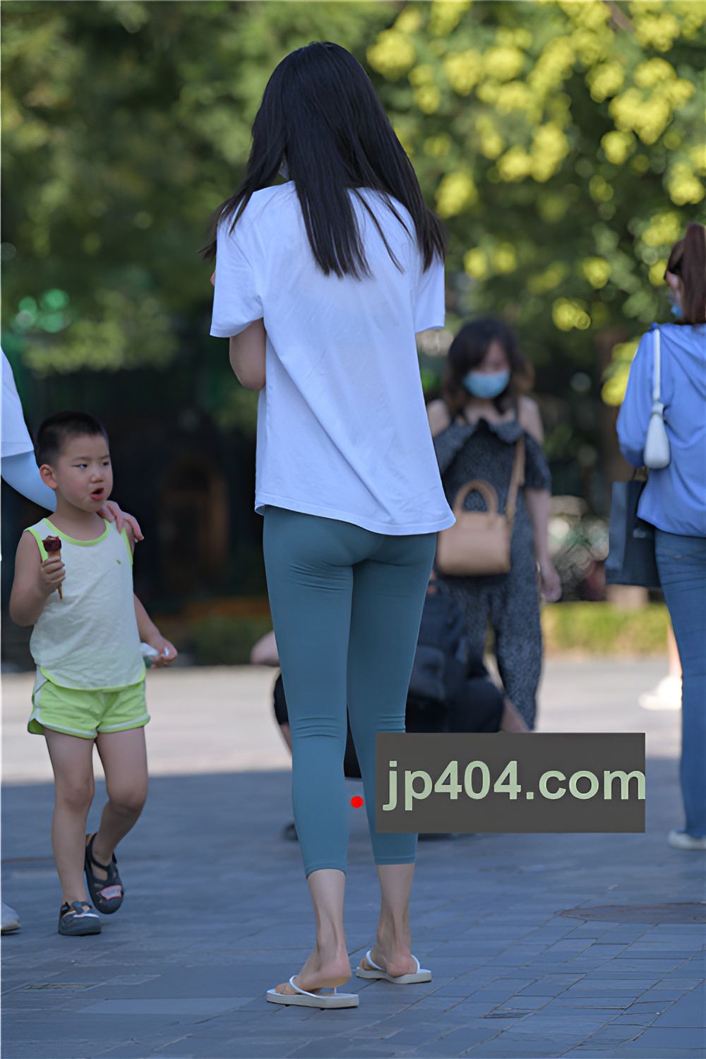 瑜伽裤美女(58P)[1.28G/JPG]