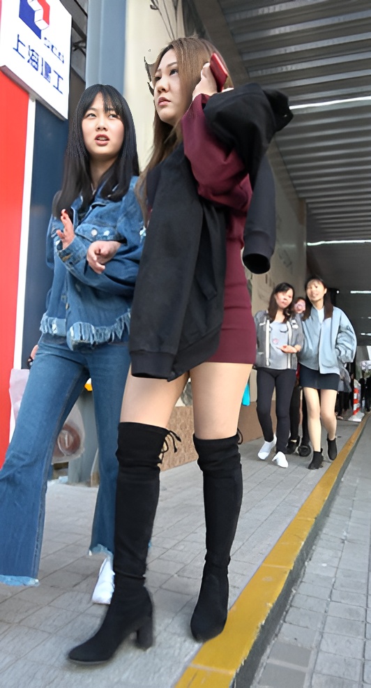 黑色高靴连体裙美女[2.14G/MP4]