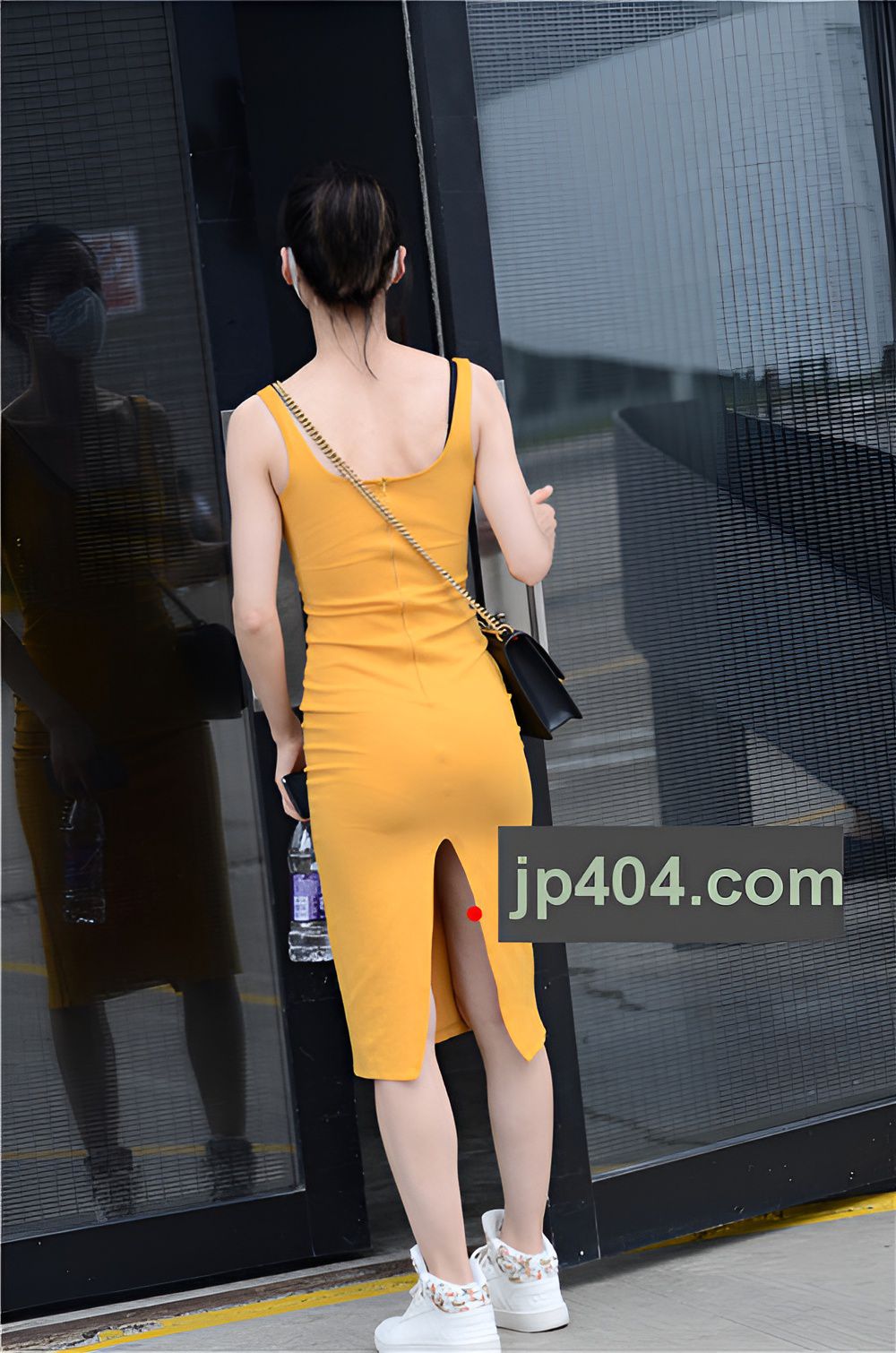 长裙小姐姐(20P)[123M/JPG]