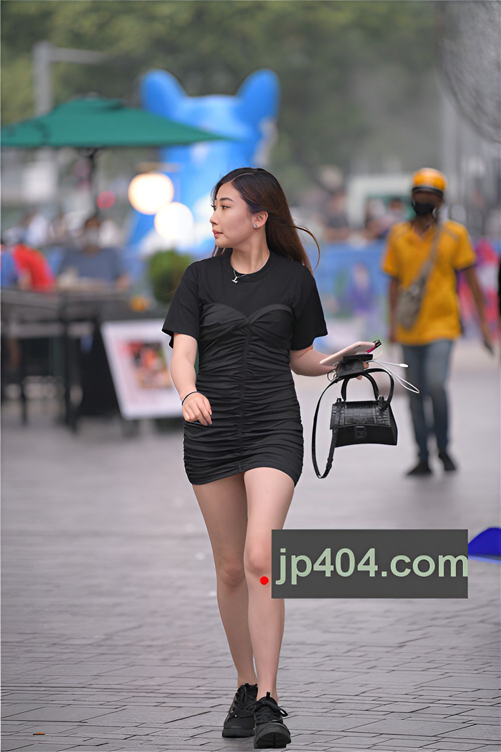 黑色连体包臀裙小姐姐(76P)[2.43G/JPG]