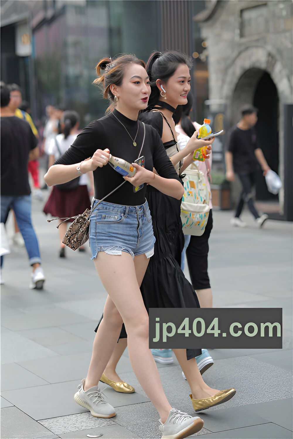 热裤女孩(52P)[399M/JPG]