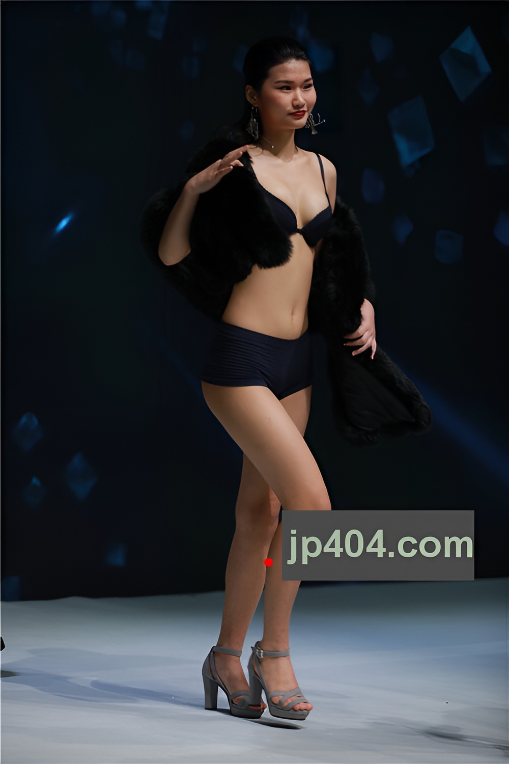 性感走秀(96P)[476M/JPG]