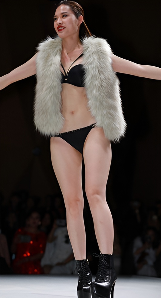 漂亮的模特妹子(61P)[313M/JPG]