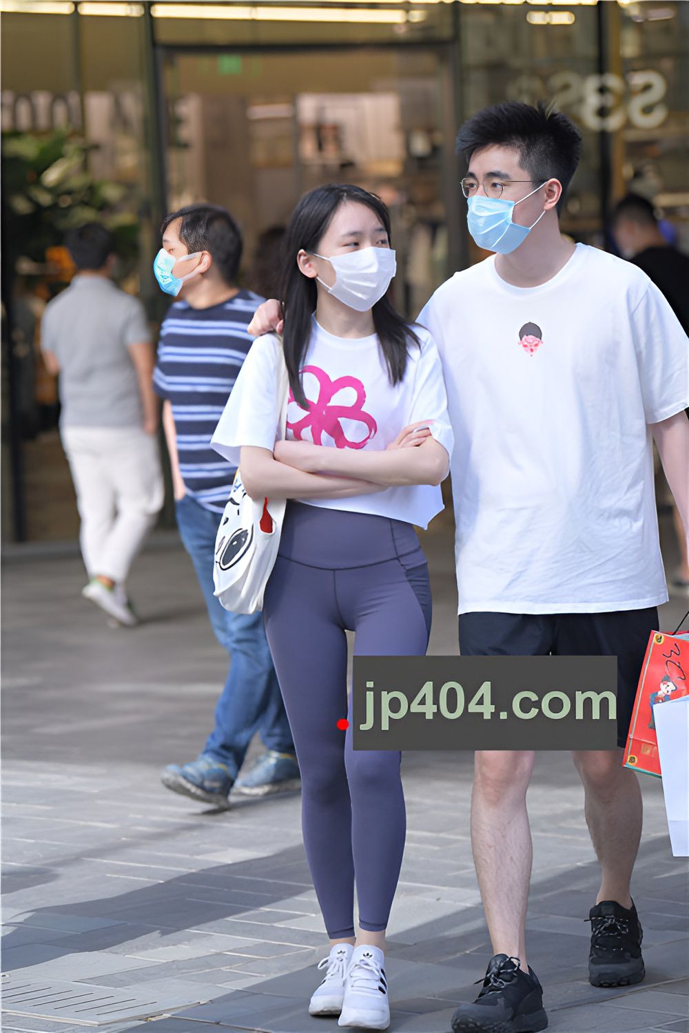 漂亮的瑜伽裤小姐姐(32P)[750M/JPG]