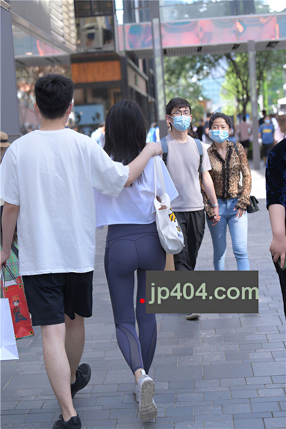 漂亮的瑜伽裤小姐姐(32P)[750M/JPG]