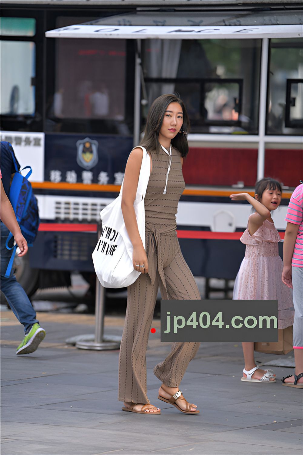 休闲装妹子(41P)[1.1G/JPG]