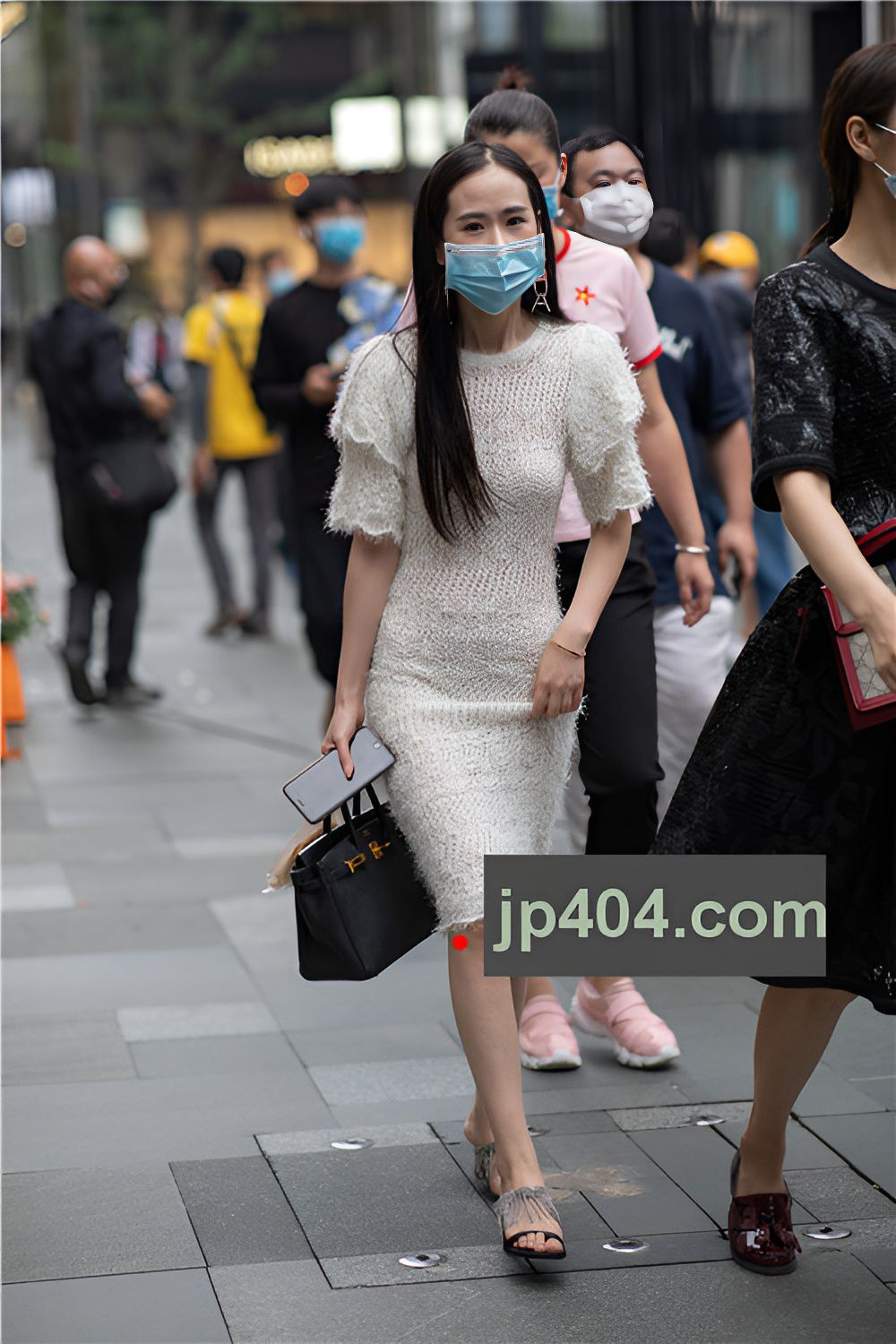 毛茸茸的连体包臀裙妹子(48P)[752M/JPG]