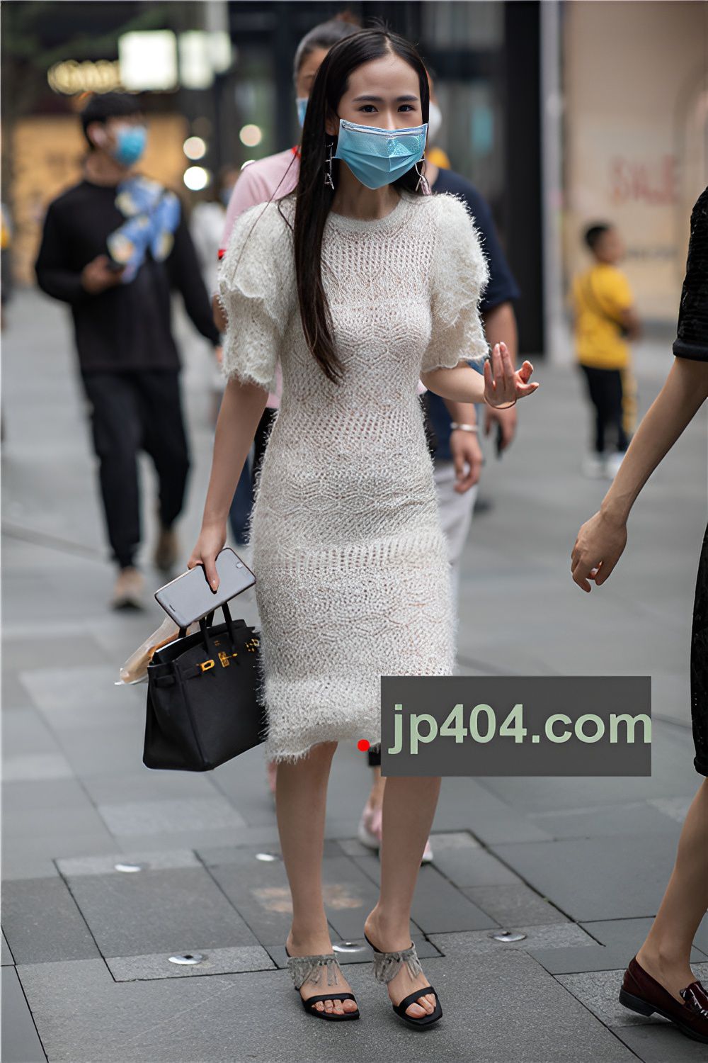 毛茸茸的连体包臀裙妹子(48P)[752M/JPG]