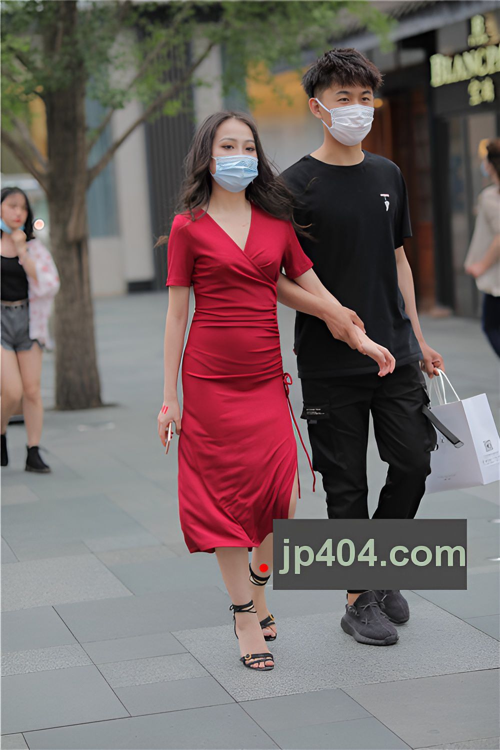 红色长裙小姐姐(41P)[297M/JPG]