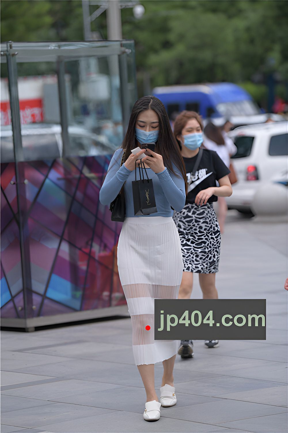 白色包臀长裙美女(34P)[729M/JPG]