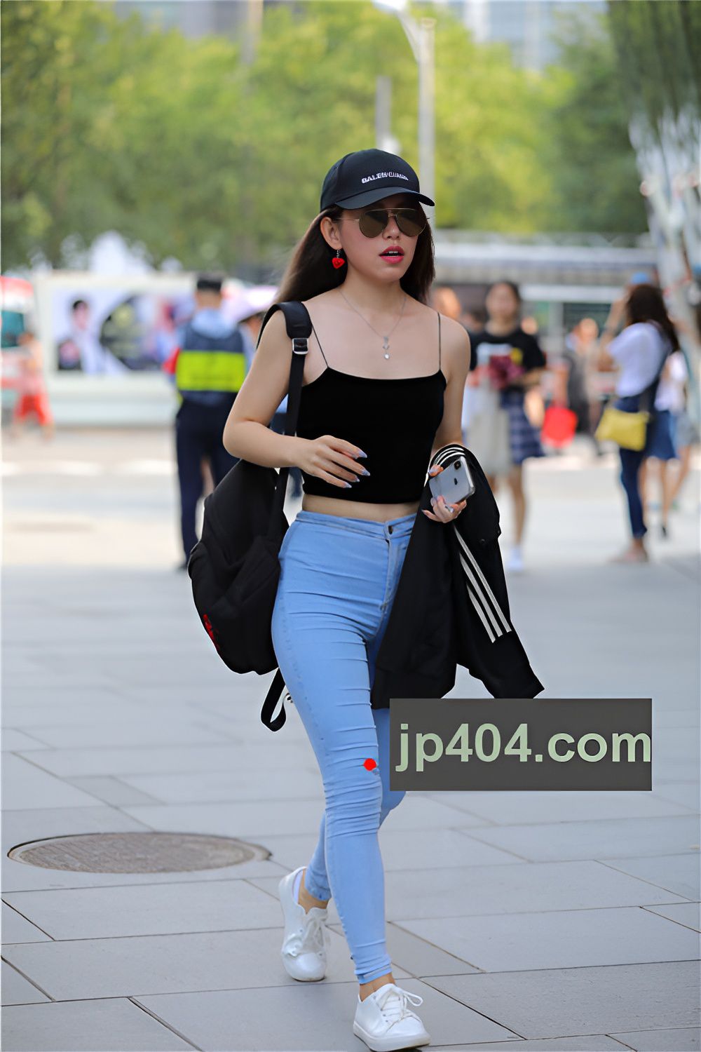 黑色吊带牛仔紧身裤MM(110P)[577M/JPG]