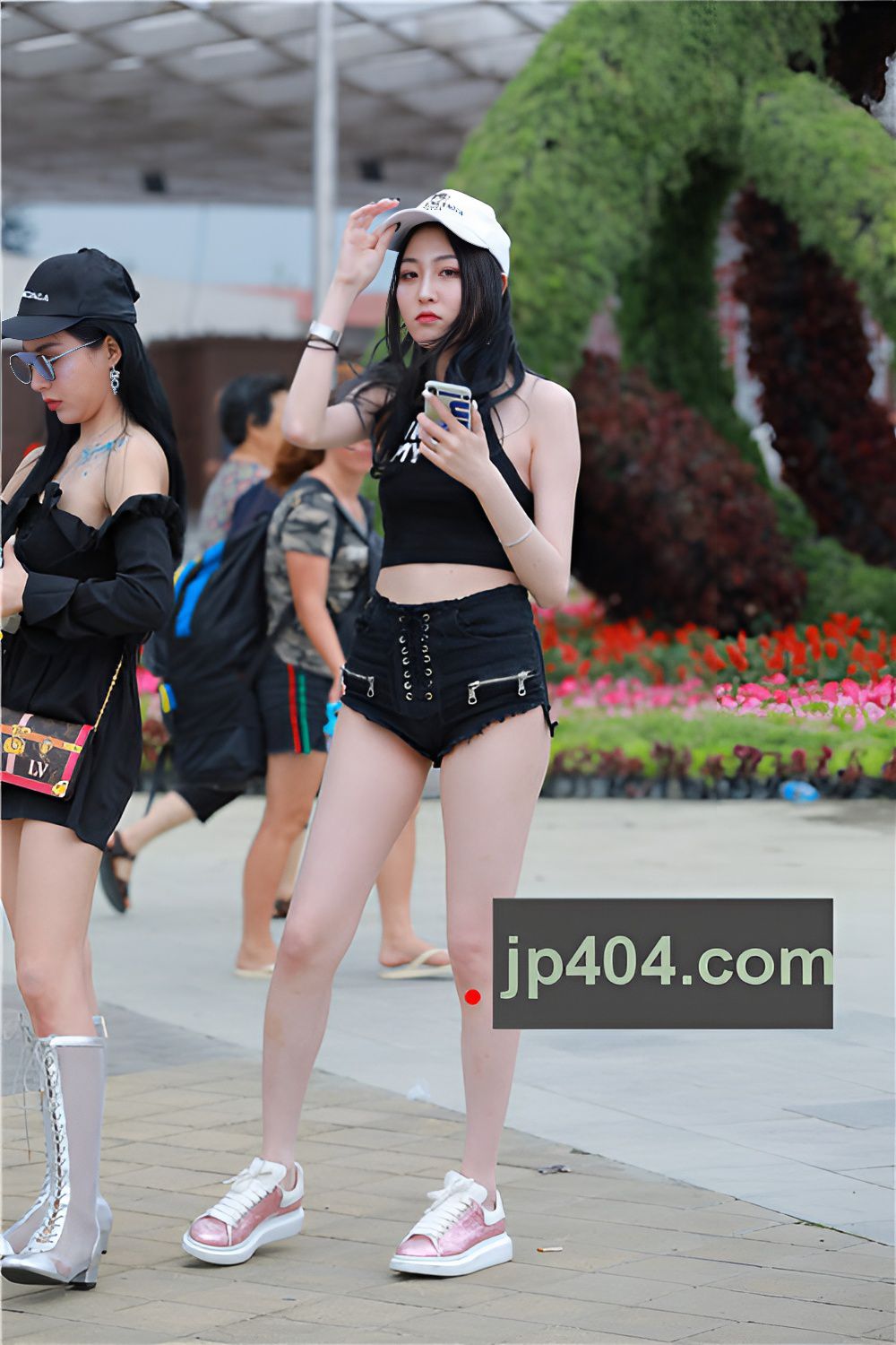 白嫩长腿热裤美女(86P)[957M/JPG]