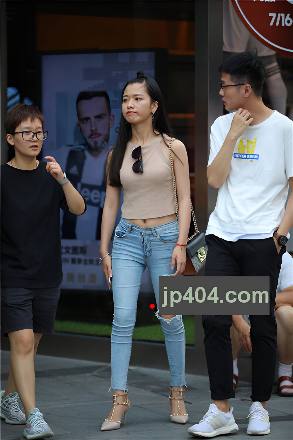 牛仔裤妹子(34P)[258M/JPG]