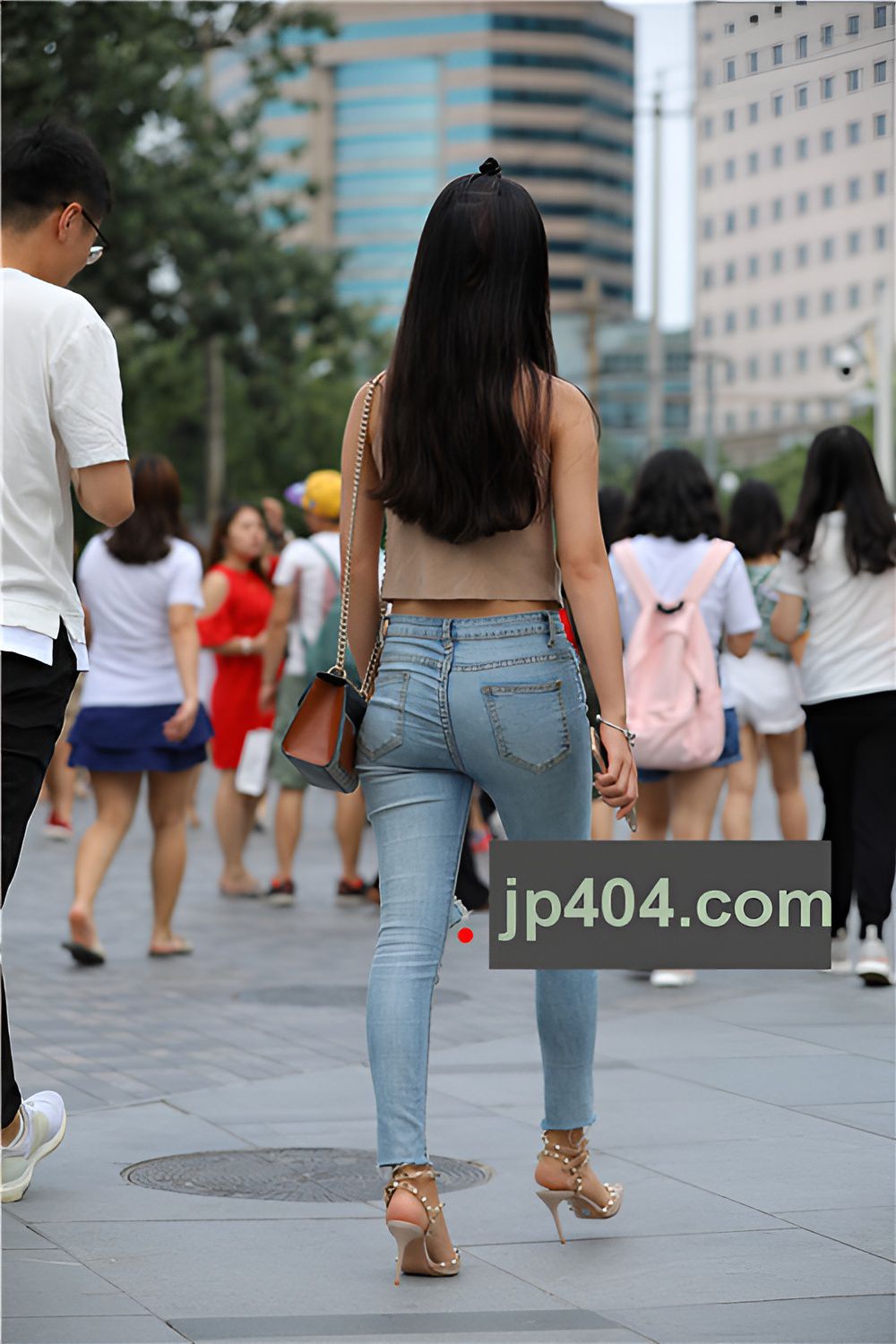 牛仔裤妹子(34P)[258M/JPG]