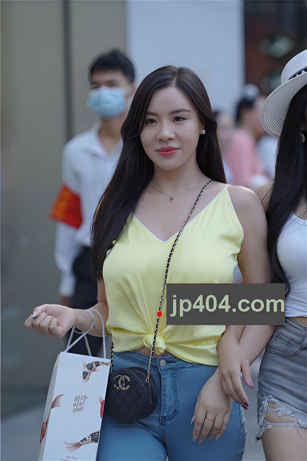 丰腴牛仔裤美女【套图+视频】