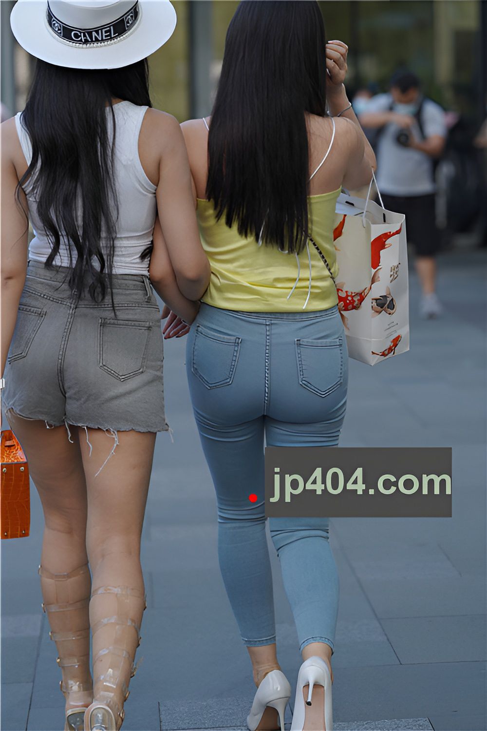 丰腴牛仔裤美女【套图+视频】