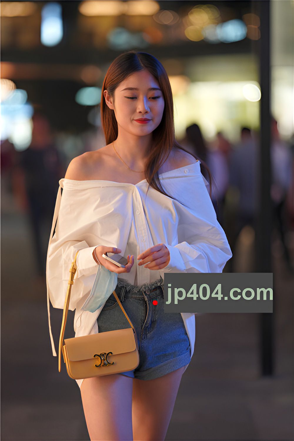 热裤长腿美女(70P)[1.05G/JPG]