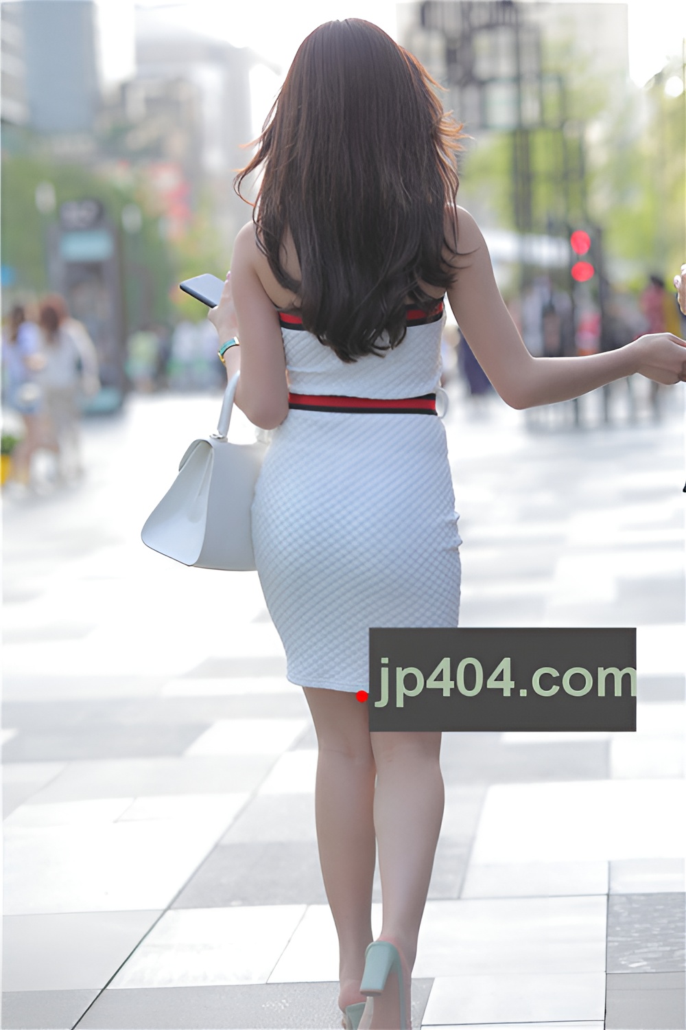 漂亮的白色包臀裙美女【套图+视频】