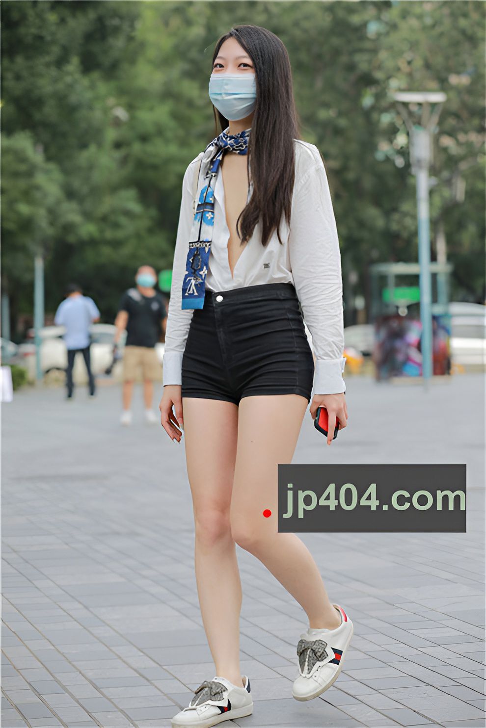 豪放的小姐姐【套图+视频】