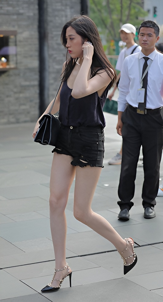 黑色热裤女孩【套图+视频】