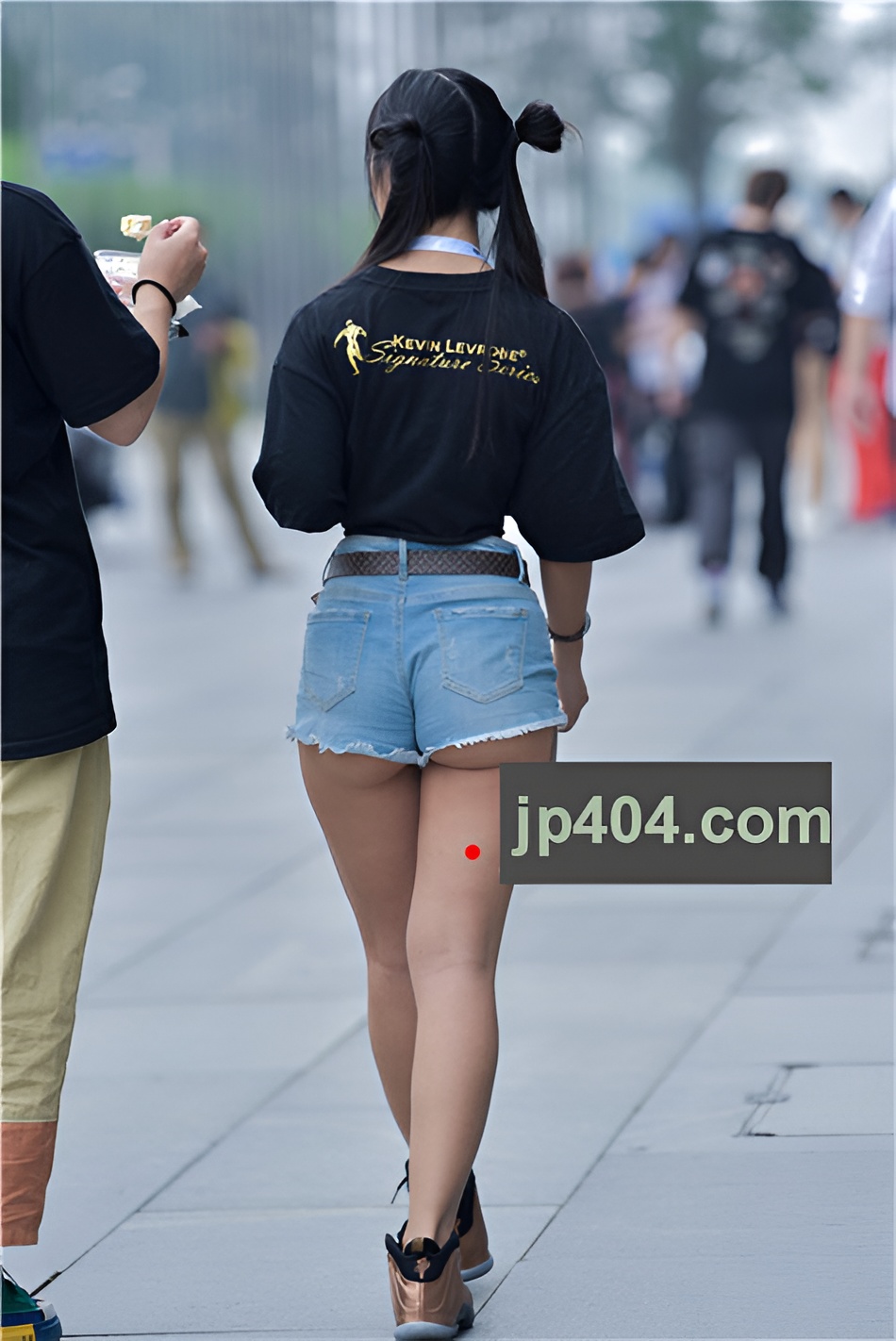 （套图）丰腴月牙妹子(60P)[729M/JPG]