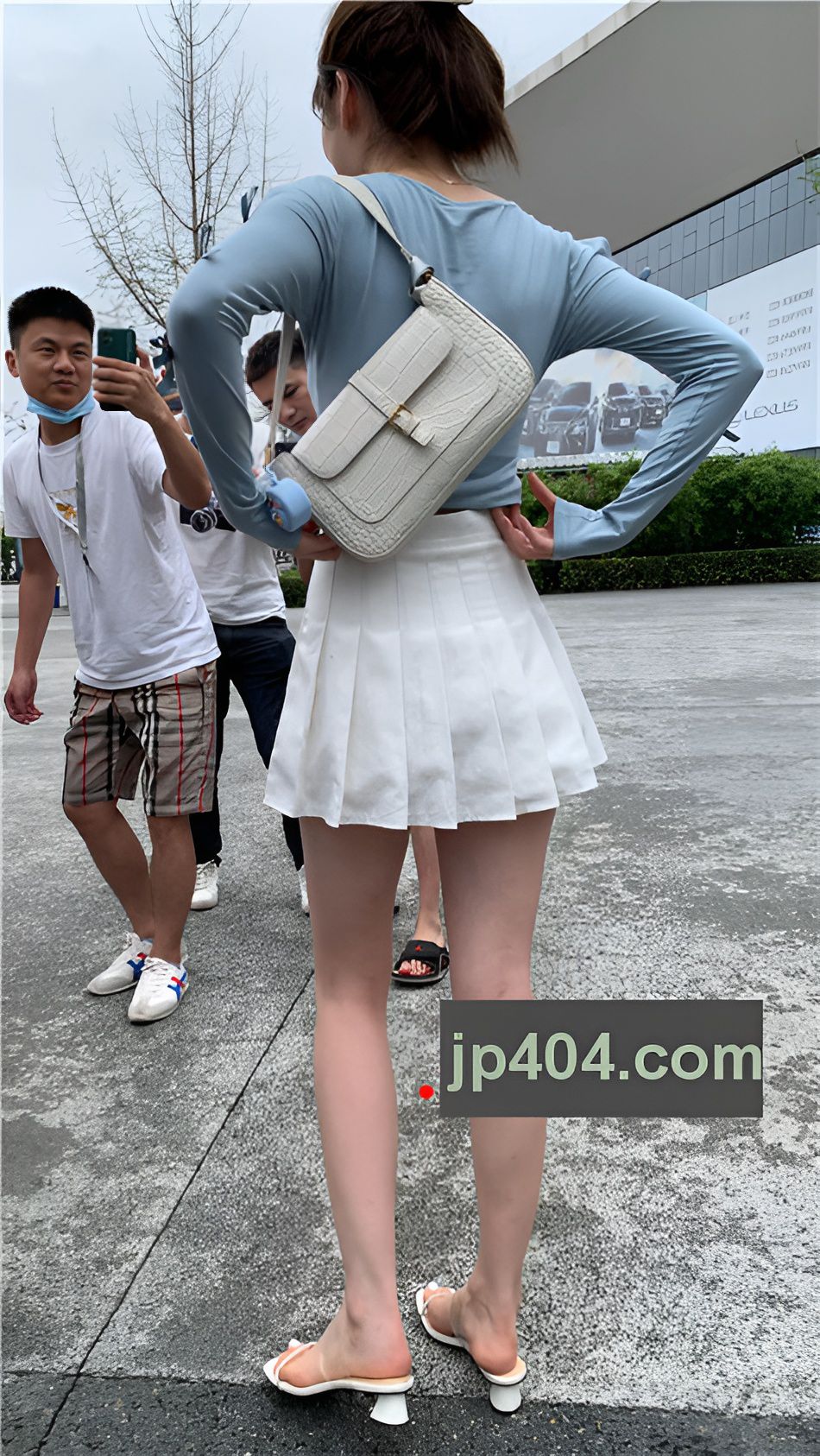 【套图+视频】白色百褶裙美女[3.74G/118P]